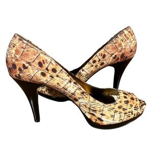 Nine West sz 8 Danee peeptoe leopard croc print platform pumps